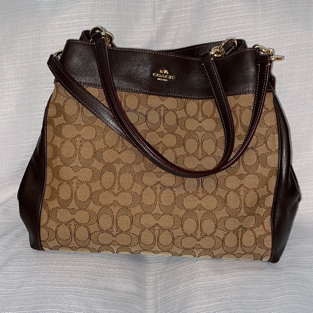 Coach Hallie signature